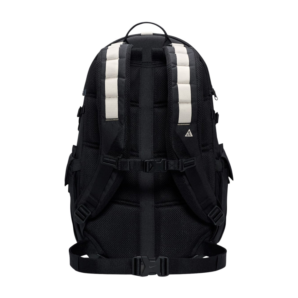 Nike Unisex Acg Daymax Backpack 25L Bags in Black Color