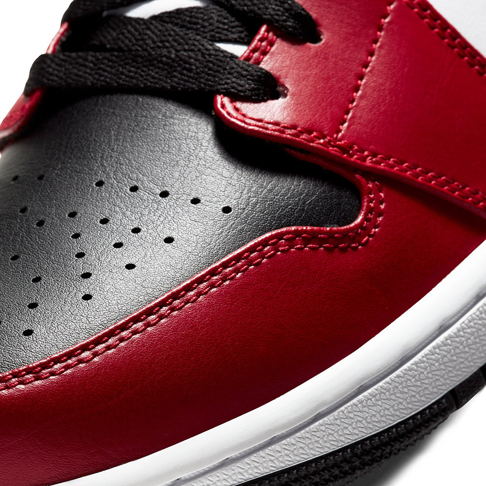 Jordan Mens Air Jordan 1 Mid Sneakers in Black Color