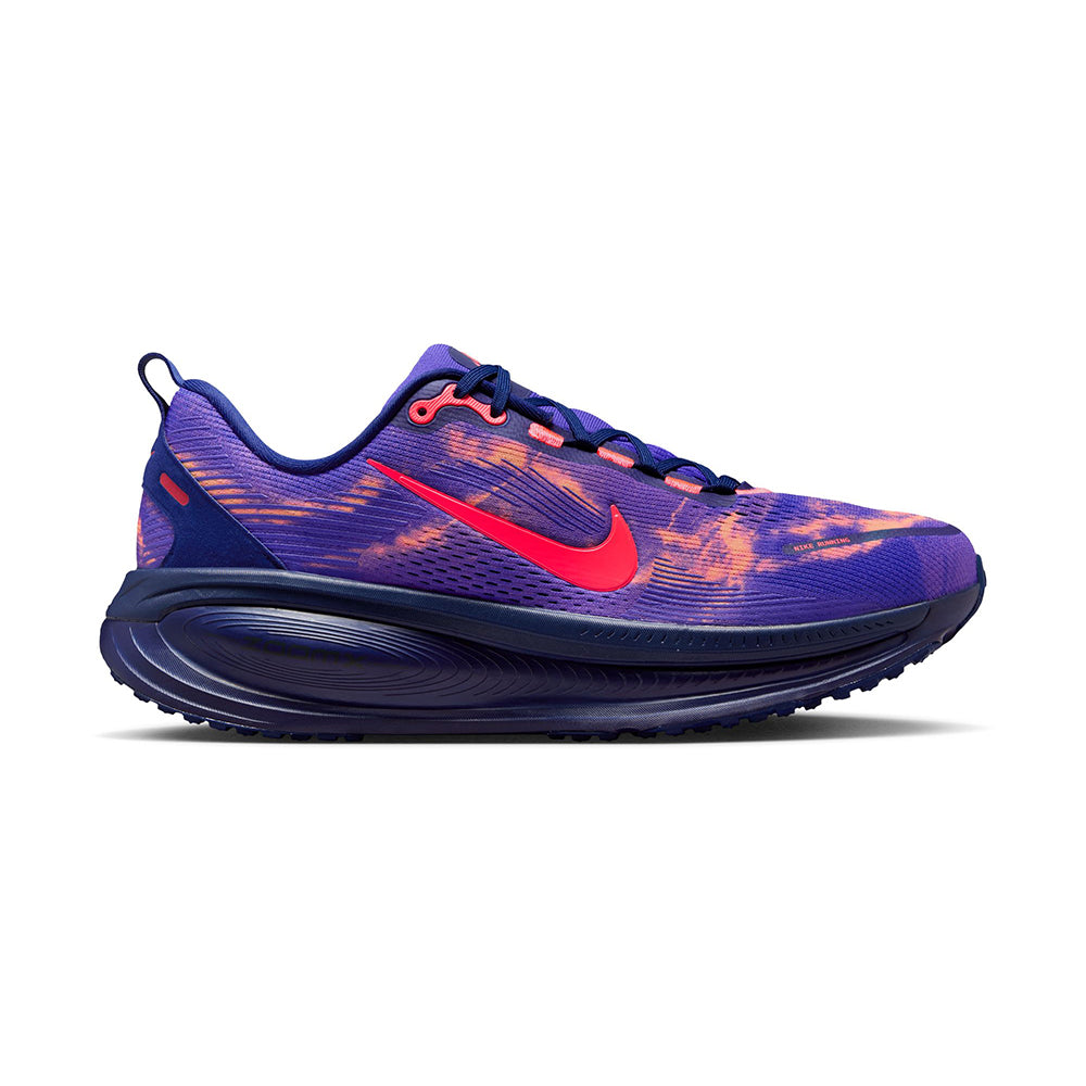Nike Mens Vomero 18 Running Shoes in Multi Color