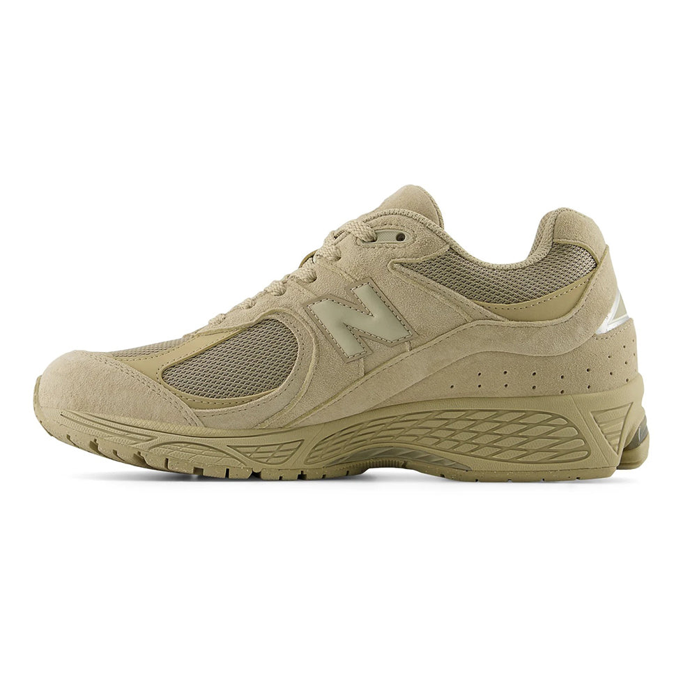 New Balance Unisex 2002R Sneakers in Grey Color