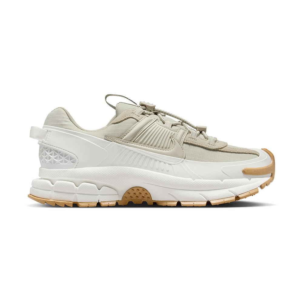 Nike Womens Nike Zoom Vomero Roam Sneakers in White Color