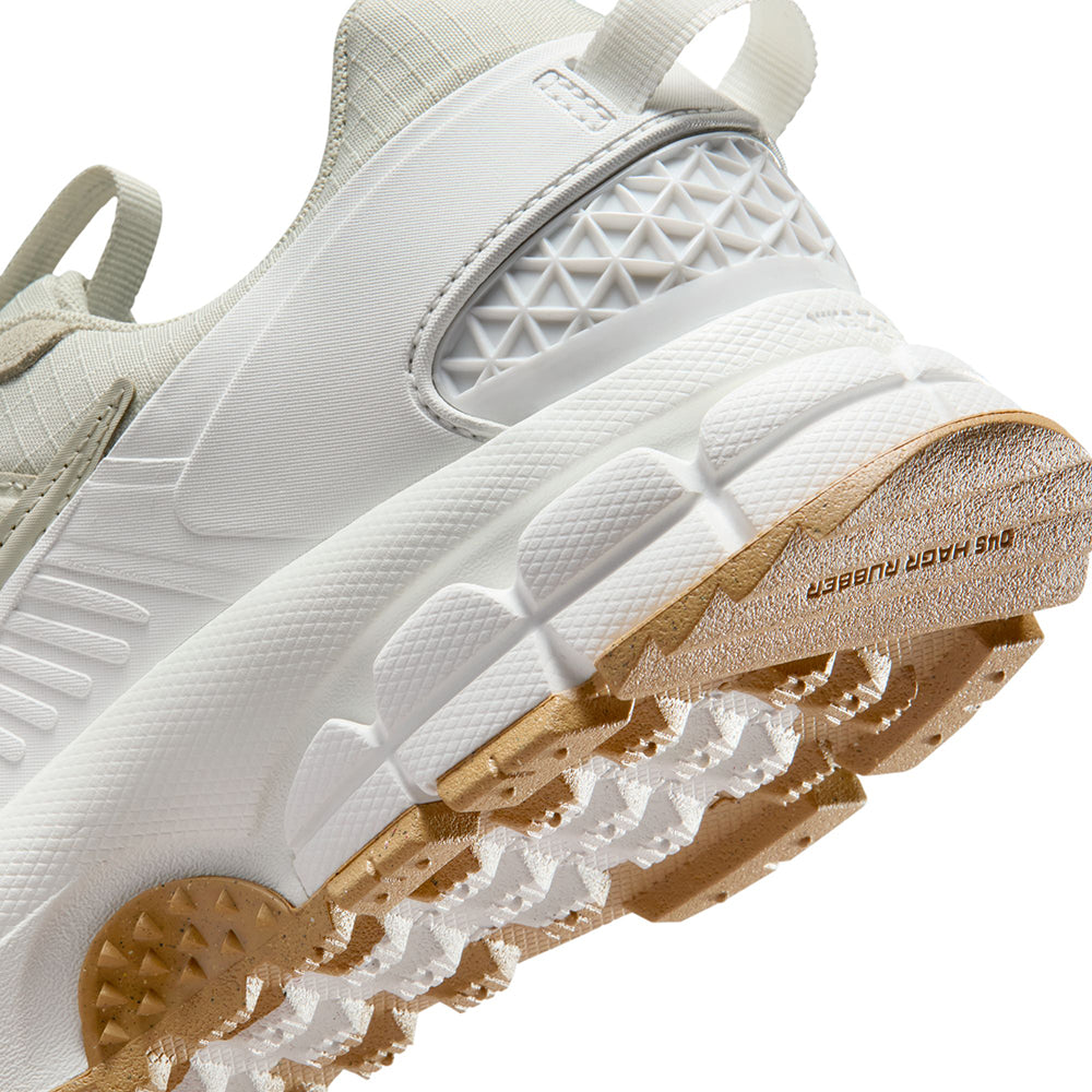 Nike Womens Nike Zoom Vomero Roam Sneakers in White Color