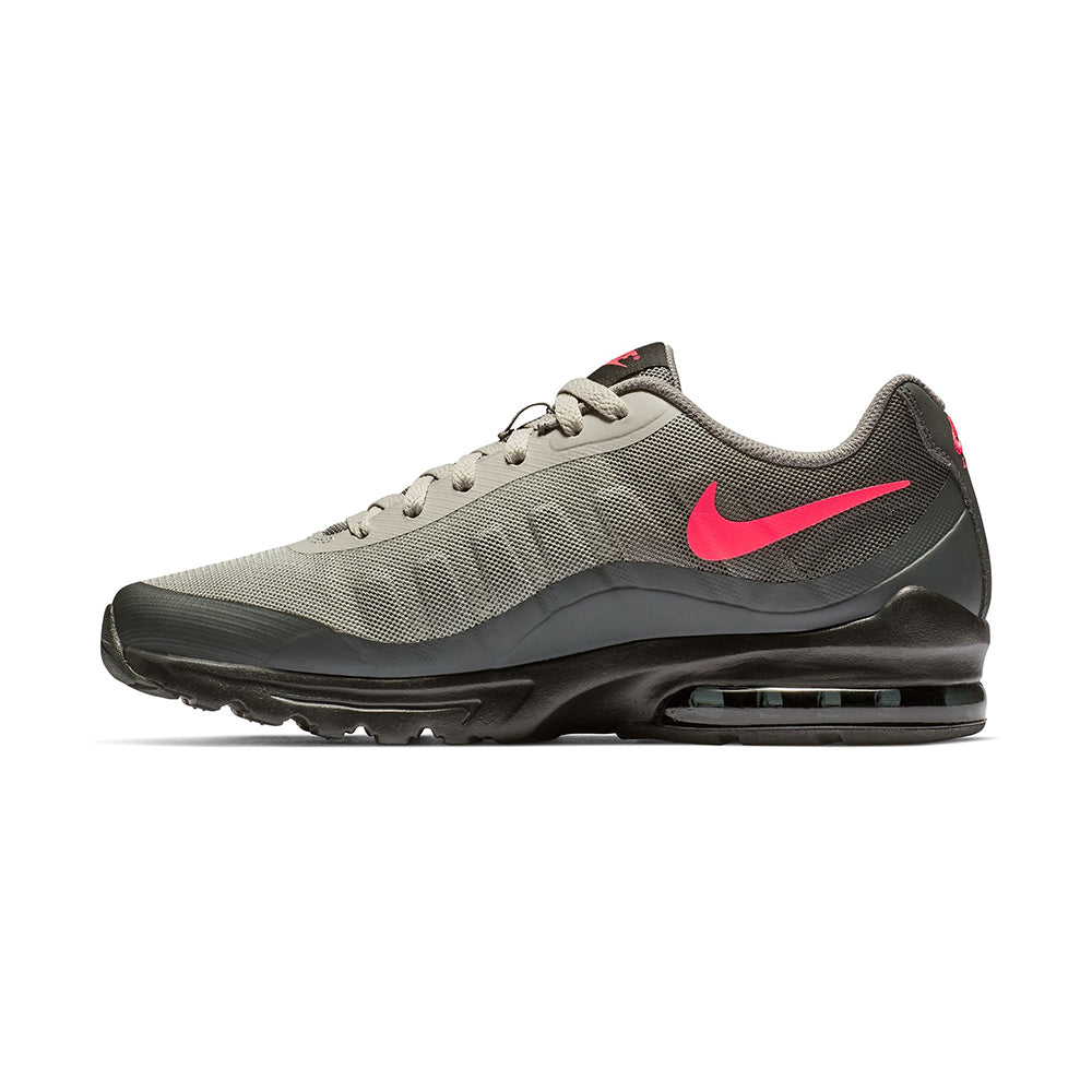 Nike Mens Nike Air Max Invigor Sneakers in Black Color