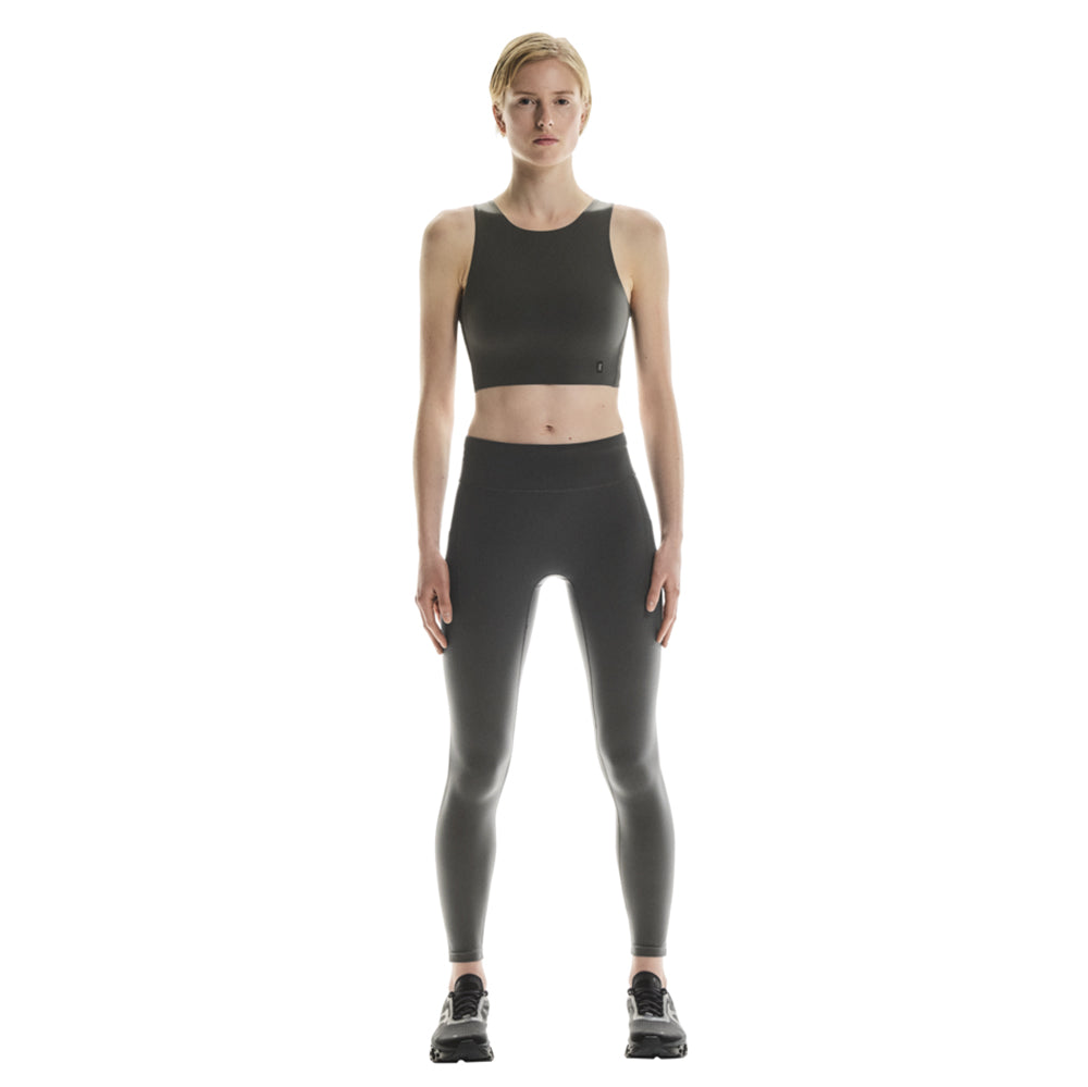 On W Core 2In1 Crop Sports Bras in Black Color