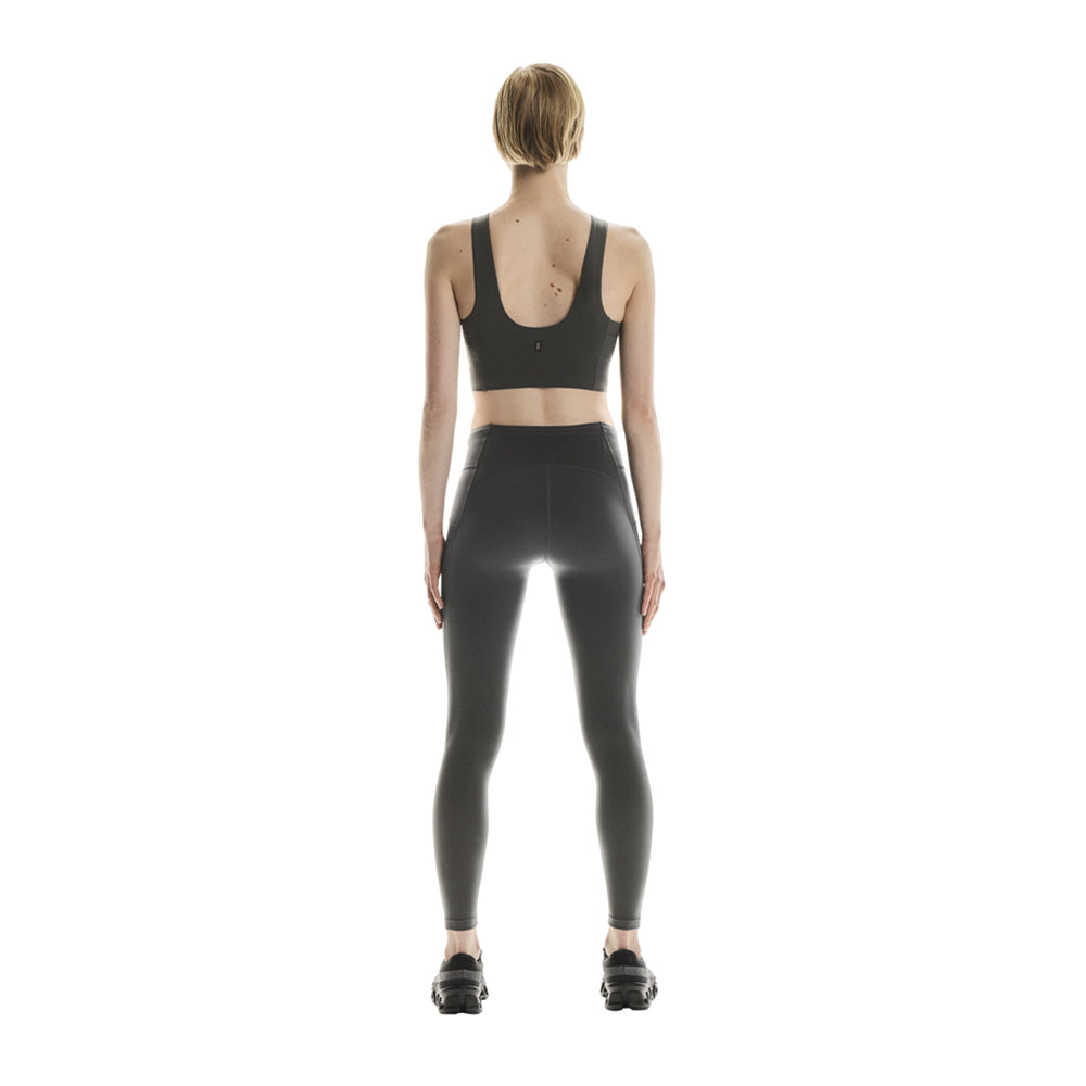 On W Core 2In1 Crop Sports Bras in Black Color