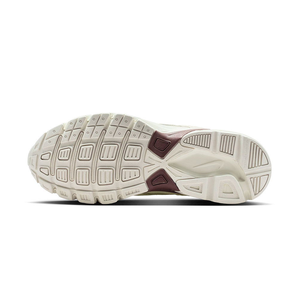 Nike Initiator Tennis Shoes in White Color