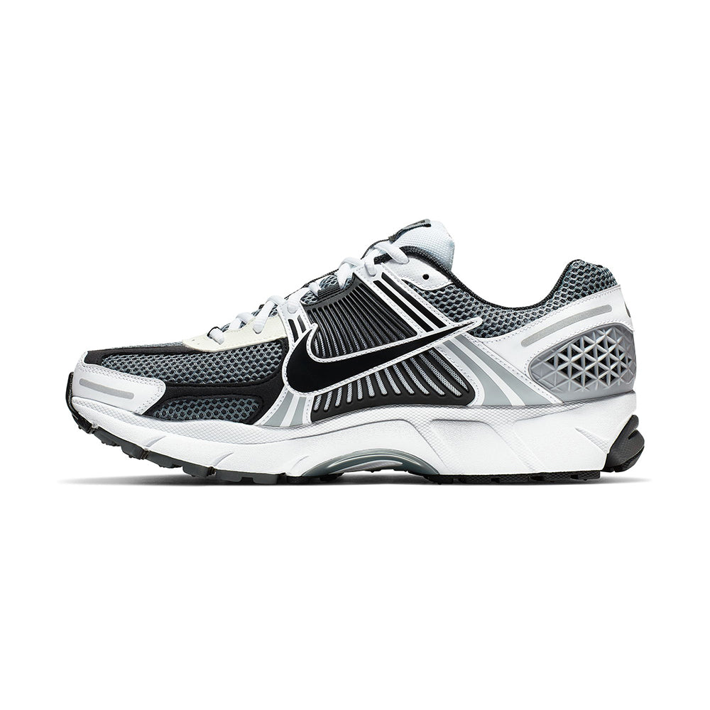Nike Zoom Vomero 5 SE Sp Sneakers in Blue Color