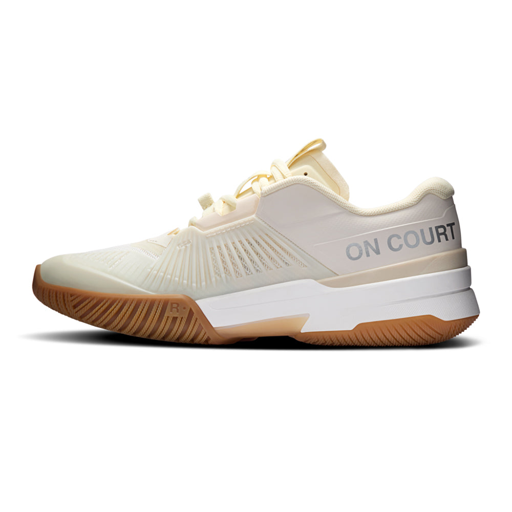 On The Roger Pro Fire W Tennis Shoes in White Color
