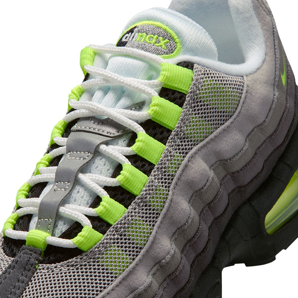 Nike Kids Nike Air Max 95 Sneakers in Black Color