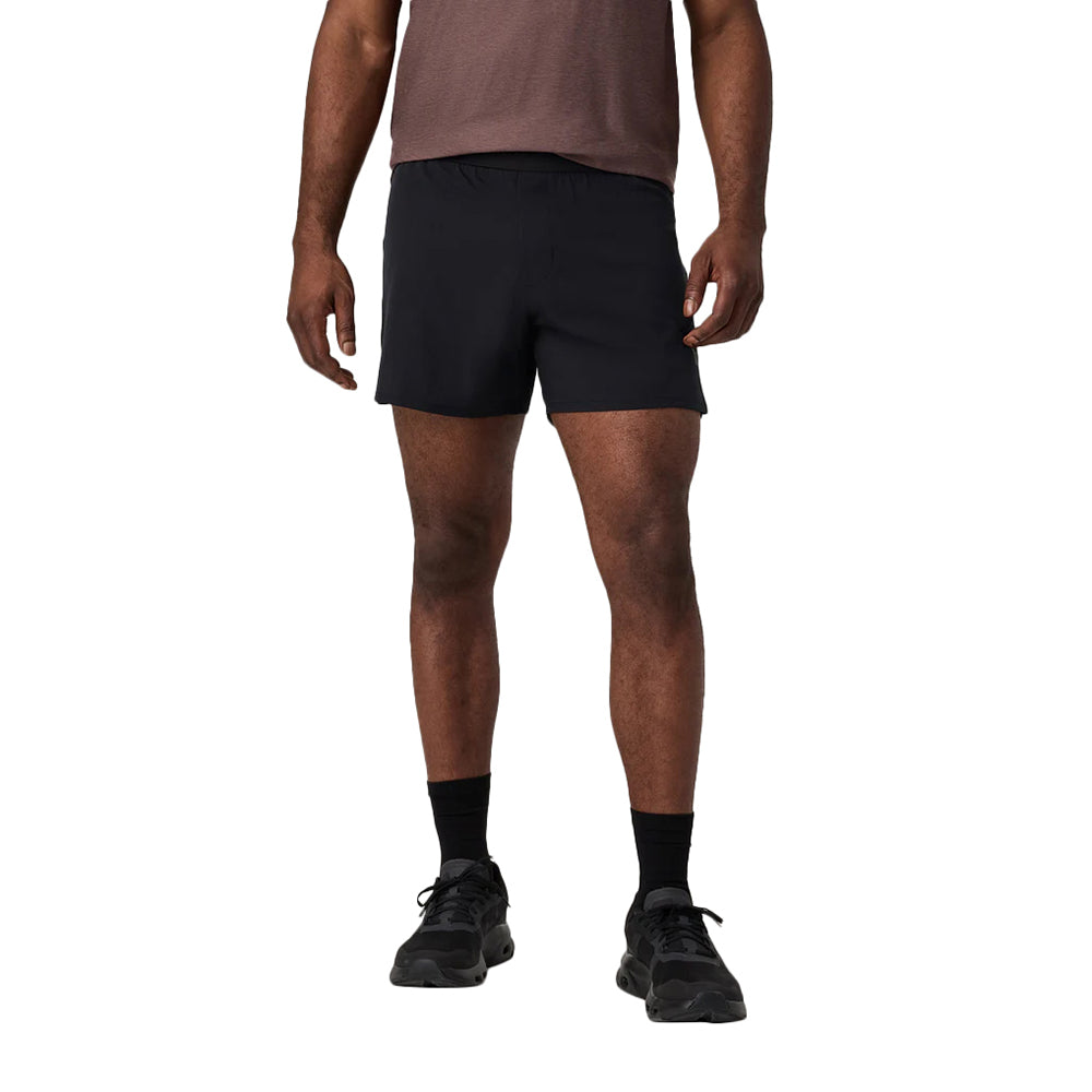 Vuori Qualify Short Lined 5In Shorts in Black Color