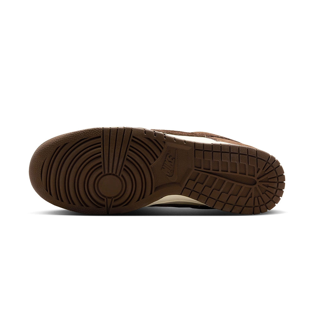 Nike Dunk Low retro SE Sneakers in Brown Color