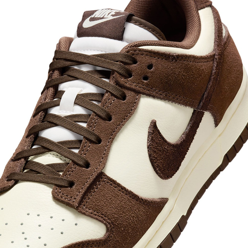 Nike Dunk Low retro SE Sneakers in Brown Color