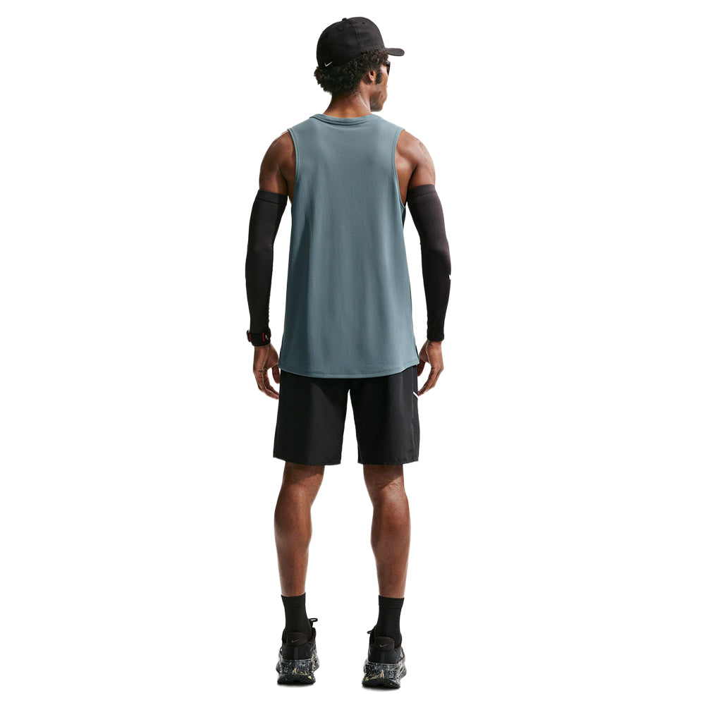 Nike M Miler Df Run Tank Top in Green Color