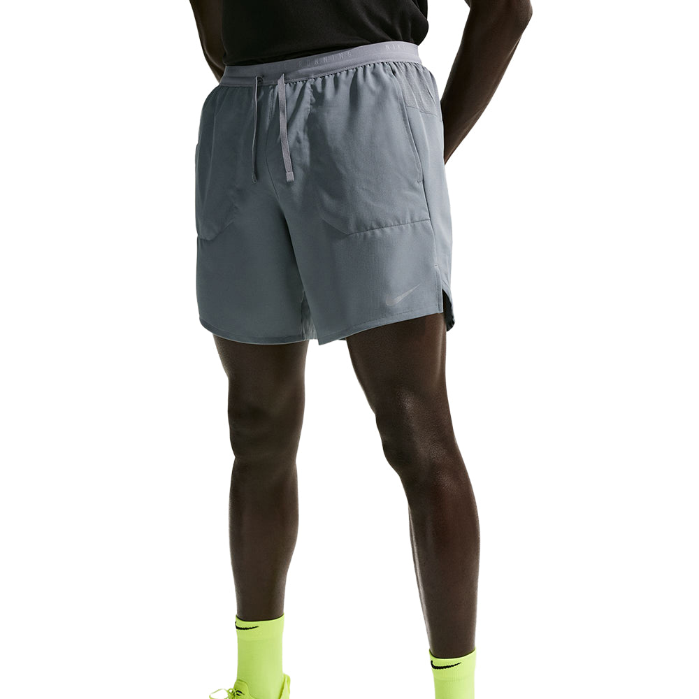 Nike M Stride Df 7In 2In1 Run Shorts in Grey Color