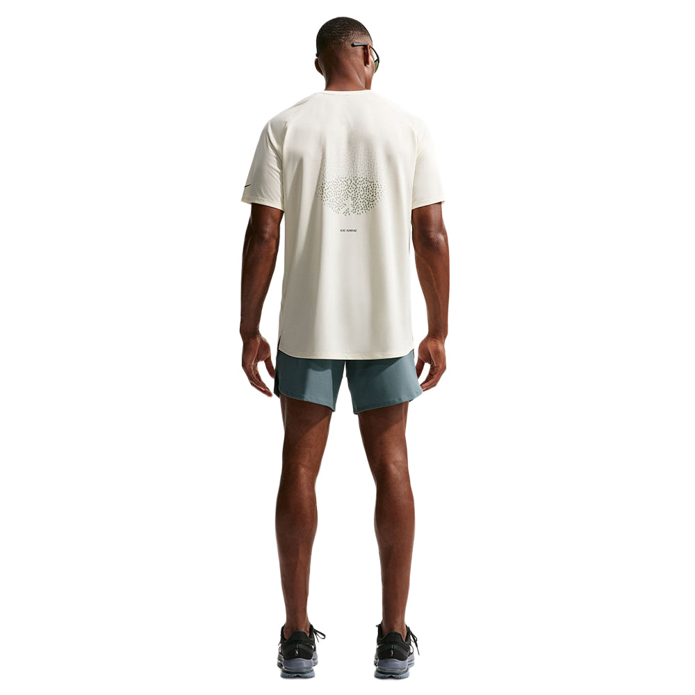 Nike M Stride Df 7In 2In1 Run Shorts in Green Color