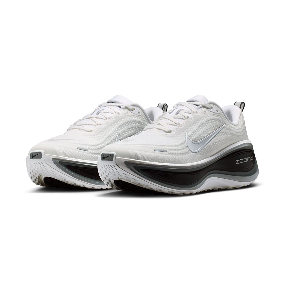Nike M Vomero Plus Running Shoes in White Color
