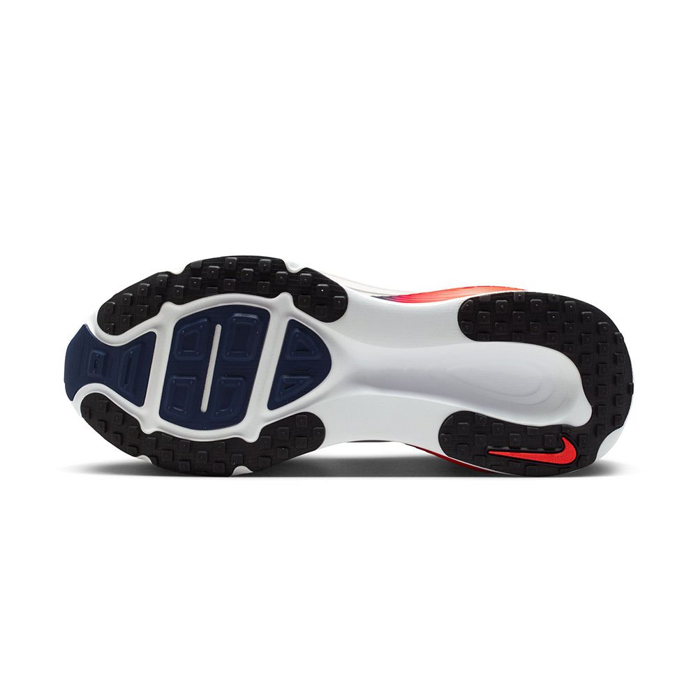 Nike M Vomero 18 Running Shoes in White Color
