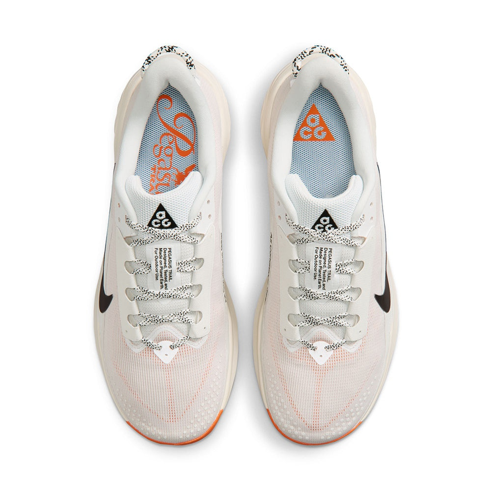 Nike M Acg Pegasus Trail Running Shoes in White Color