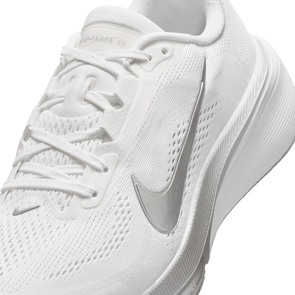 Nike W Pegasus 42 Running Shoes in White Color