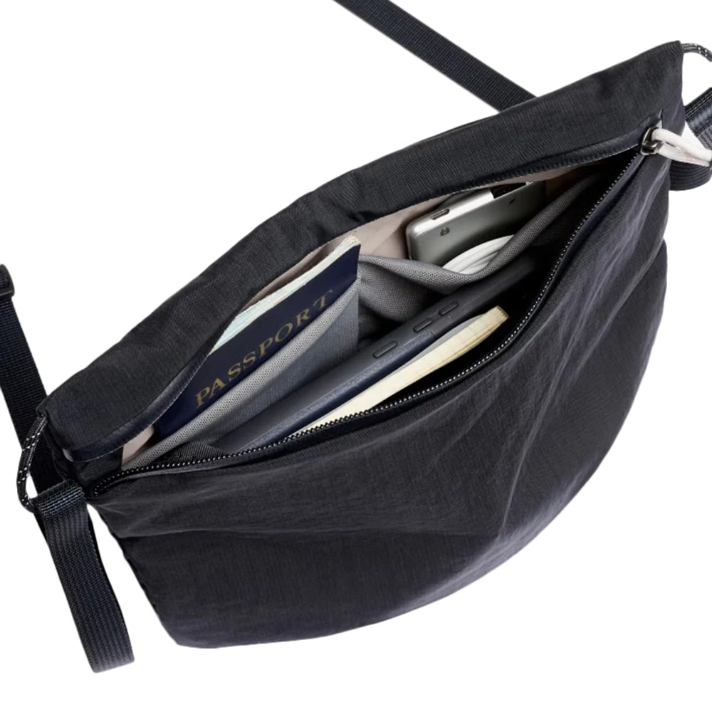 Bellroy Lite Sacoche Shoulder B Bags in Black Color