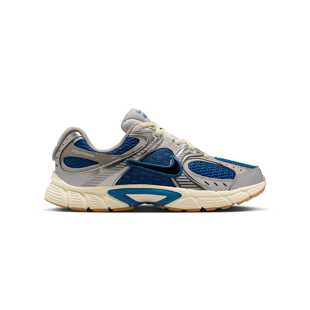 Nike V5 Rnr Sneakers in Blue Color