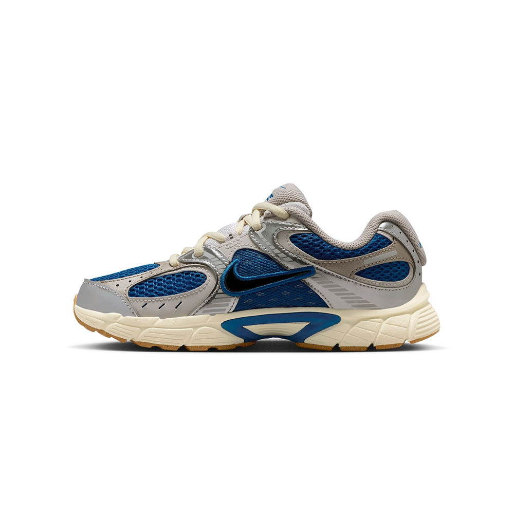 Nike V5 Rnr Sneakers in Blue Color