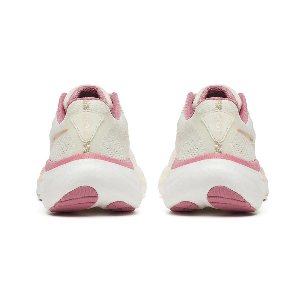 Saucony Ride 19 Running Shoes in White Color