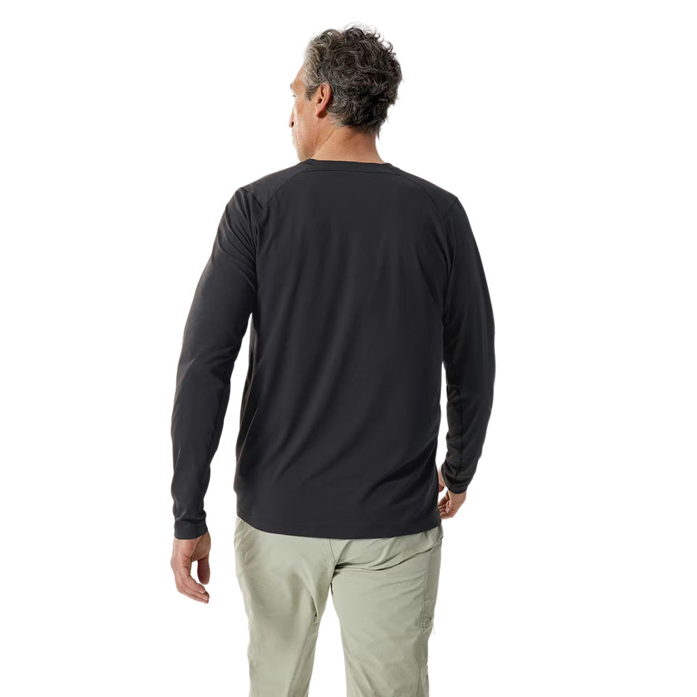 Arc'Teryx Cormac Crew Ls M Tops in Black Color