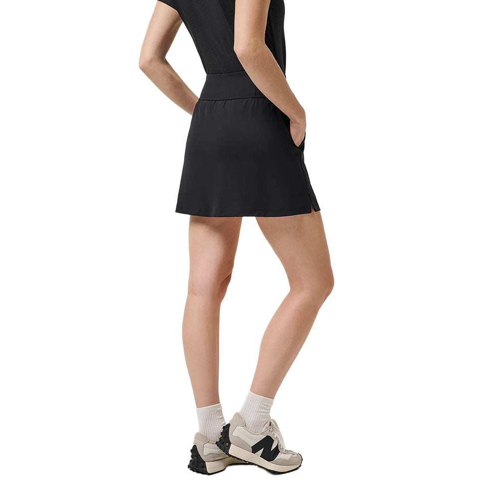 Travis Matthew Moveknit Game Set Match Shorts in Black Color