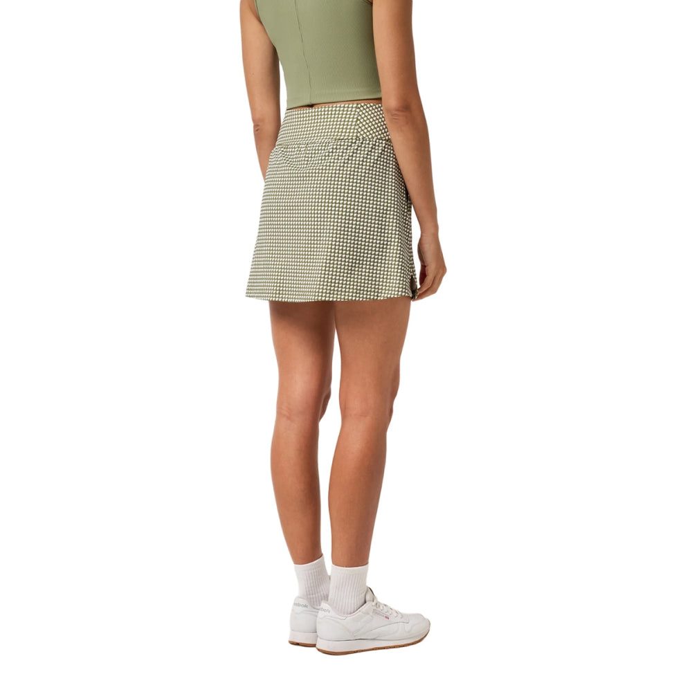 Travis Matthew Moveknit Game Set Match Shorts in Green Color