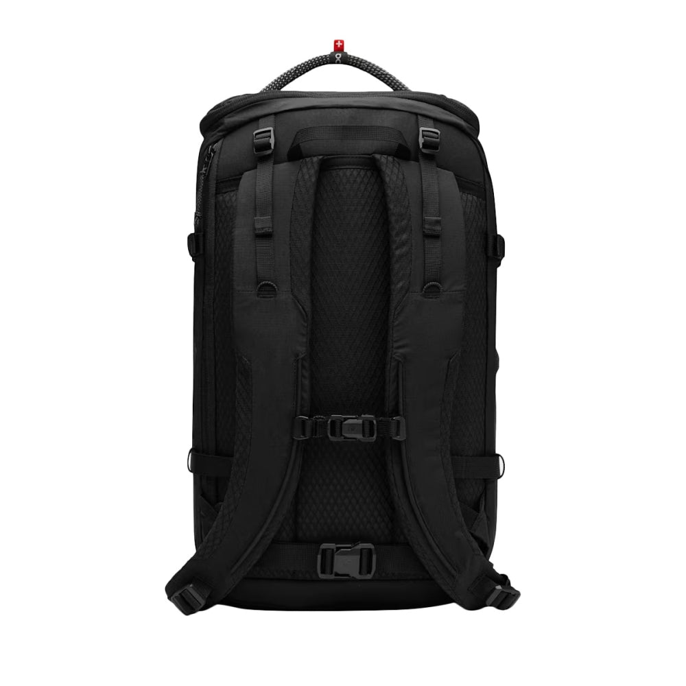 On Speed Pack 30L U Running Accessories in Black Color