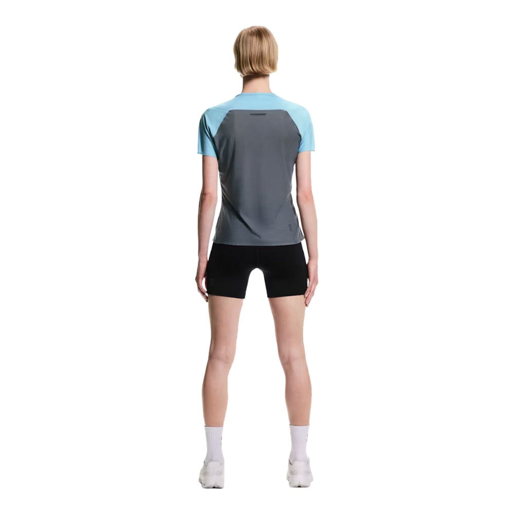 On W Performance-T Tops in Blue Color