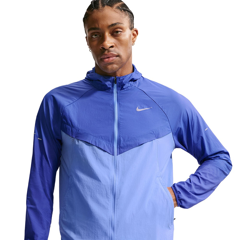 Nike M Stride Rpl UV Run Jckt Running Jackets in Blue Color