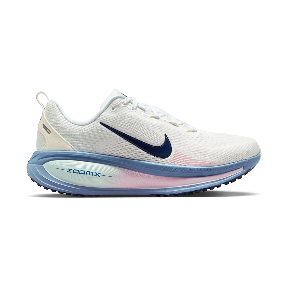 Nike W Vomero 18 Running Shoes in White Color