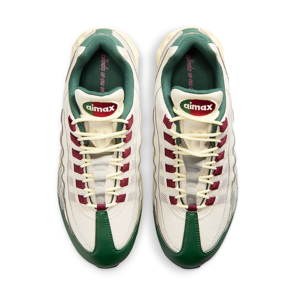 Nike Air Max 95 SE Sneakers in Multi Color
