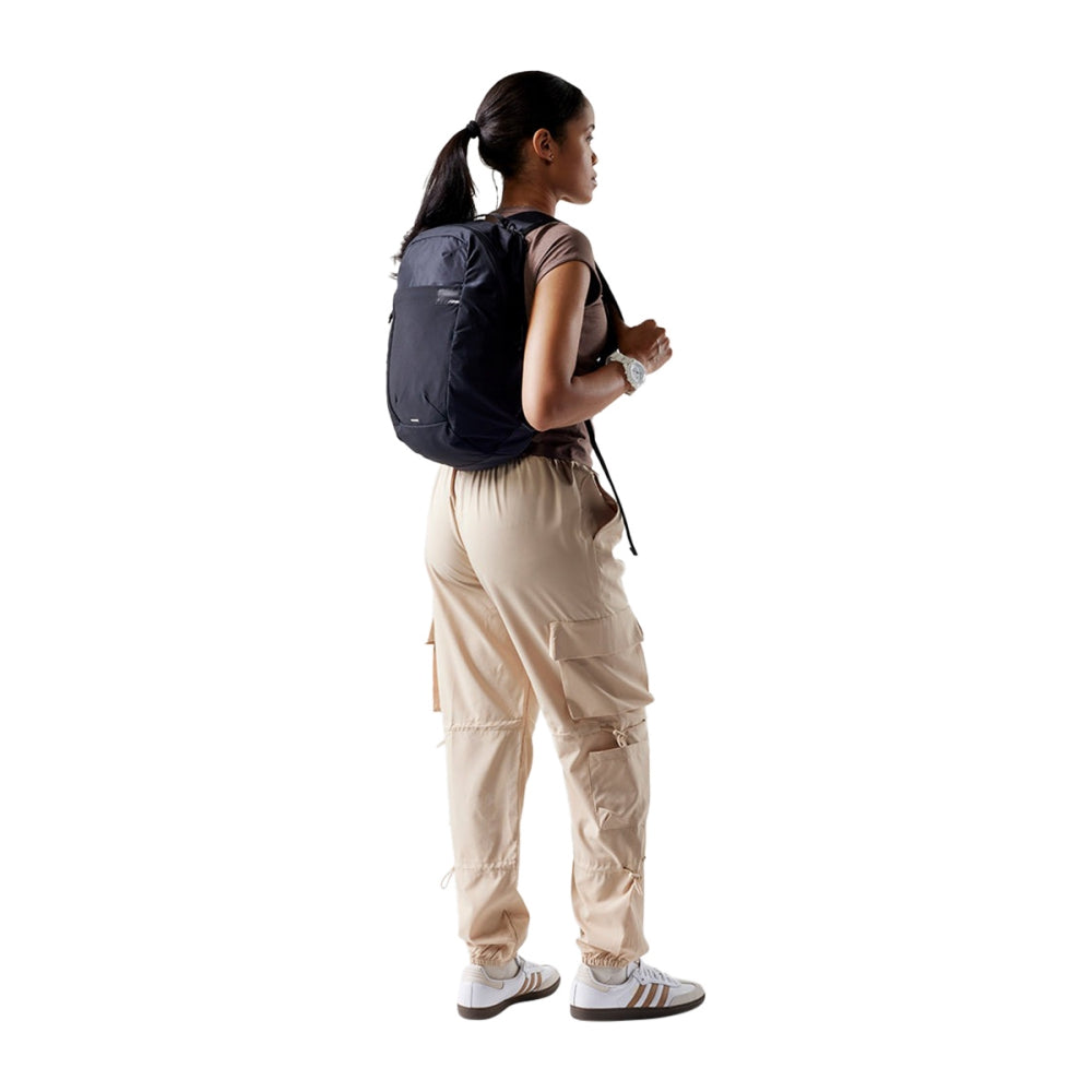 REFRACTION PACKABLE BP 16 | BLACK