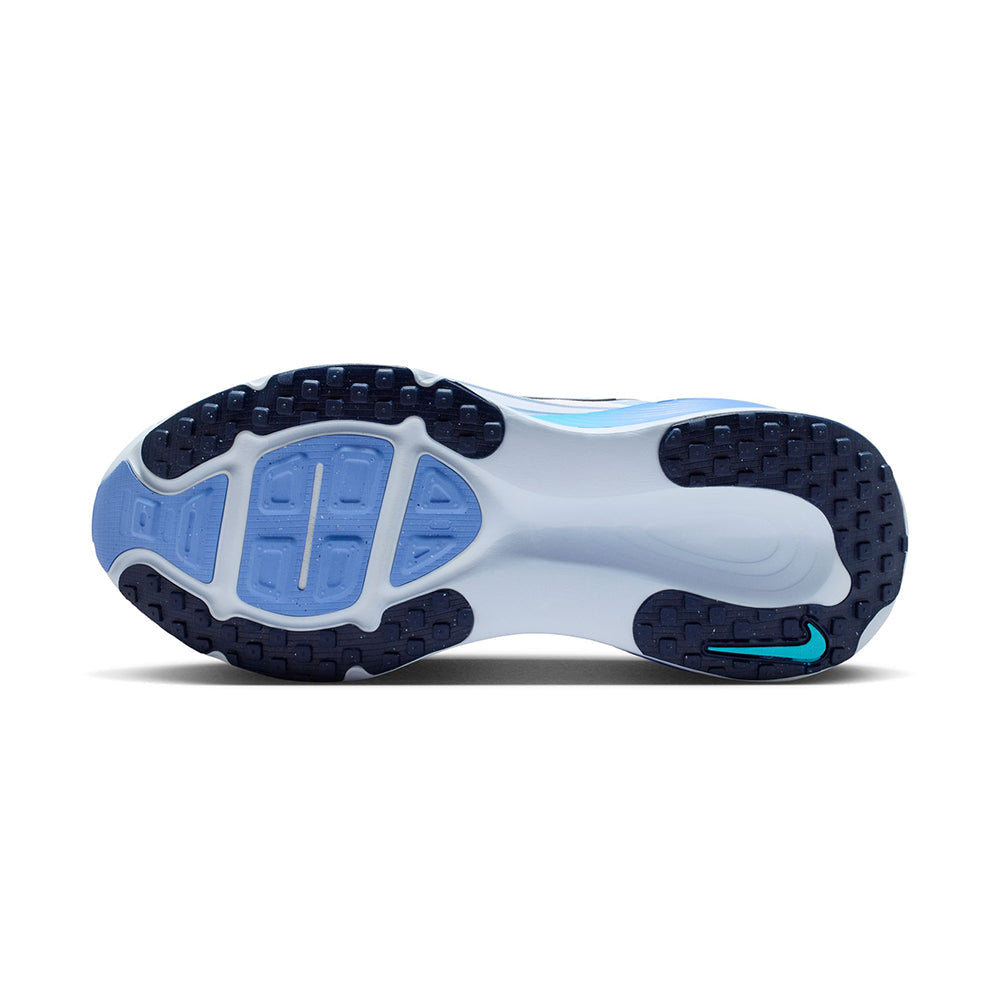 Nike W Vomero 18 Running Shoes in White Color
