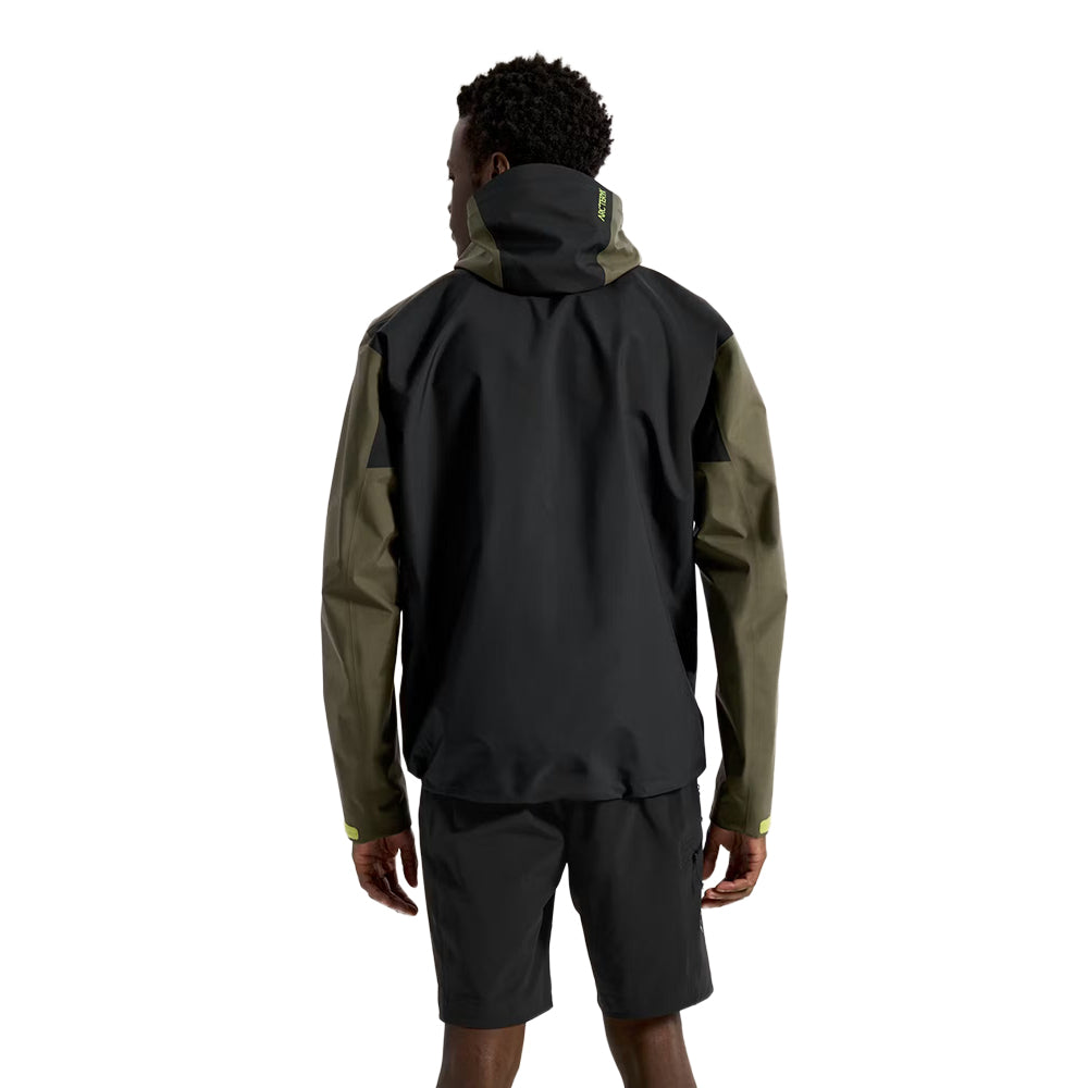 Arc'Teryx Beta Jacket M Shells in No Color