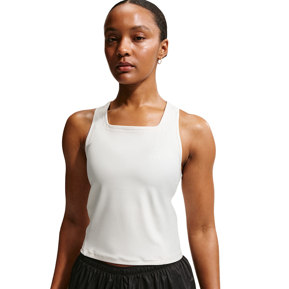 Nike W Acg Df Trail Running T Tops in White Color