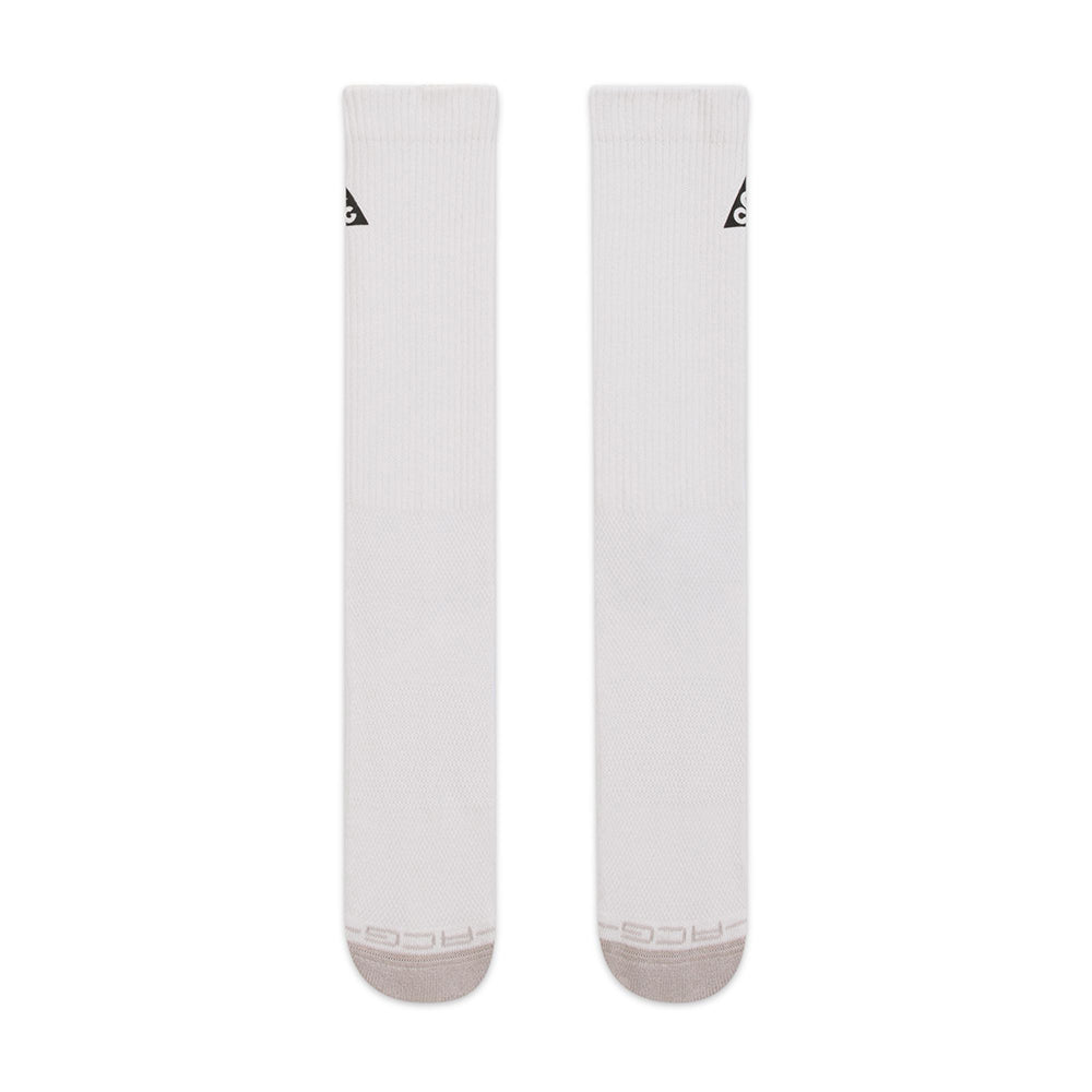 Nike Acg Everyday Elevated So Socks in White Color