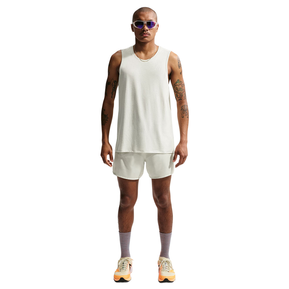 Nike M Acg Solar Chase Tank Tops in White Color