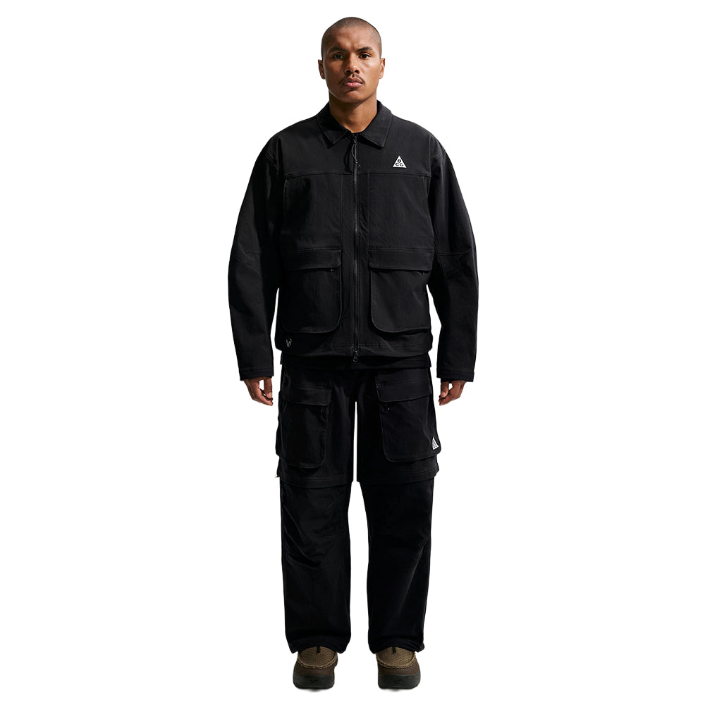 Nike M Acg Smith Summit UV Ja Running Jackets in Black Color