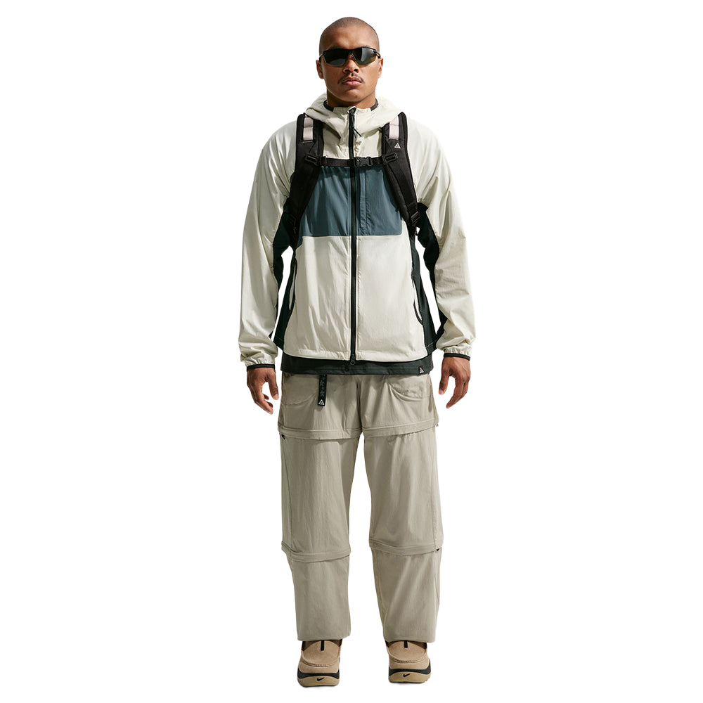 Nike Acg Five Towers UV Jckt Running Jackets in Green Color