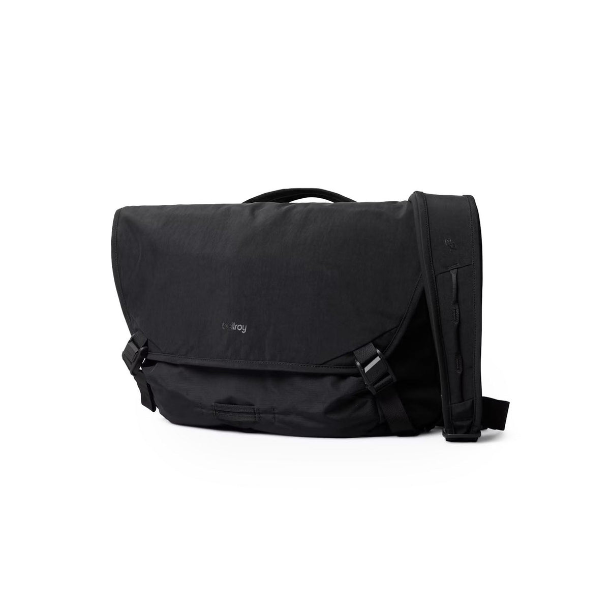 VENTURE MESSENGER 22L | BLACK