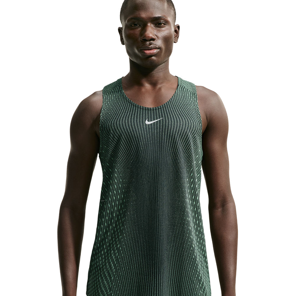 M AEROFIT STRIDE TANK TO | 011 BLACK/