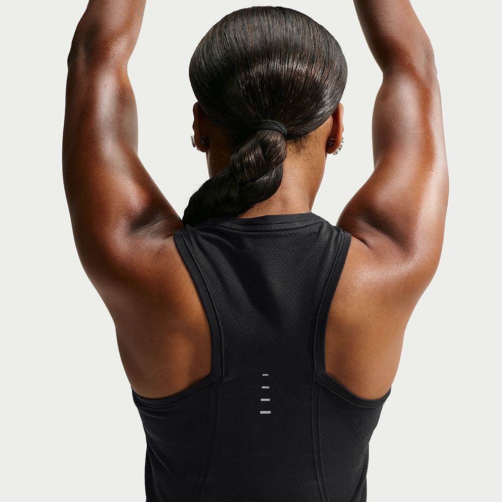 Nike W Swift Df Cropped Tank Tops in Black Color