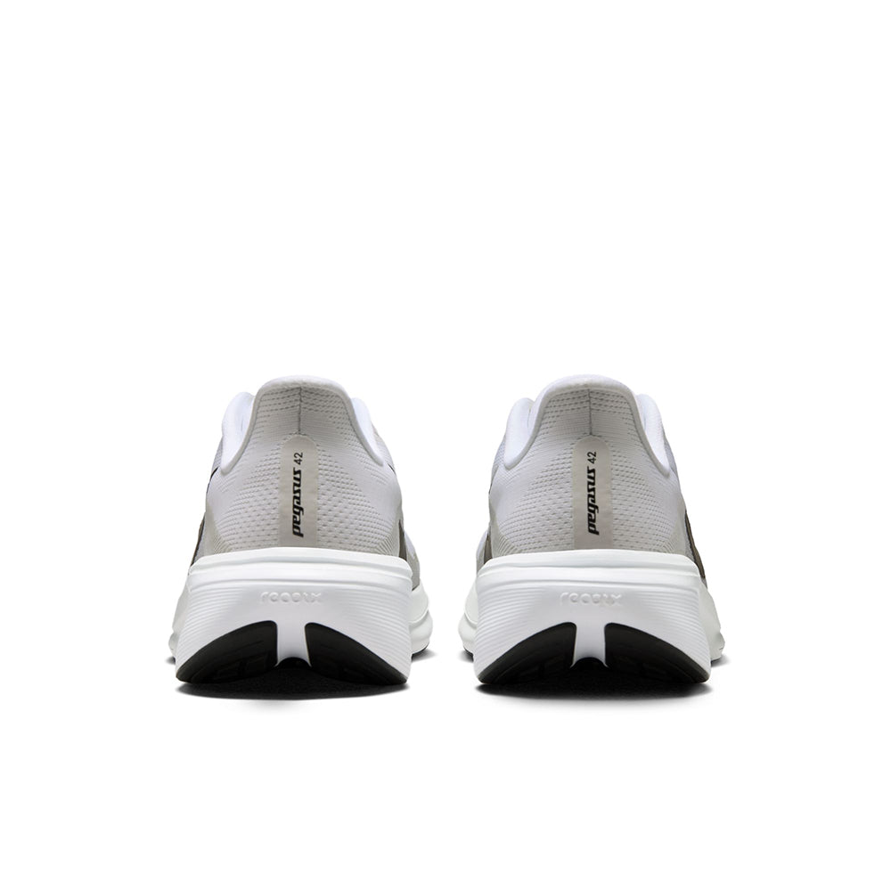 M PEGASUS 42 | 101 WHITE/