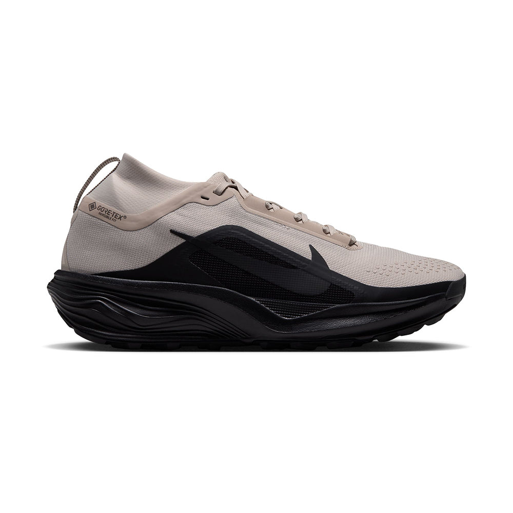 Nike M Acg Pegasus Trail GORE-Tex Trail Running Shoes in White Color