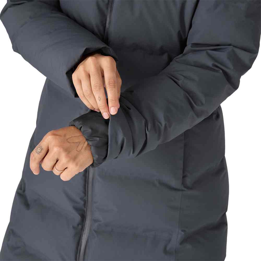Patagonia WomensJackson Glacier Parka City Coats in Blue Color