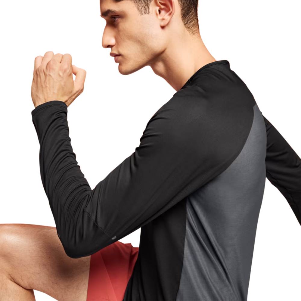 On Mens Performance Long-T Tops in Black Color